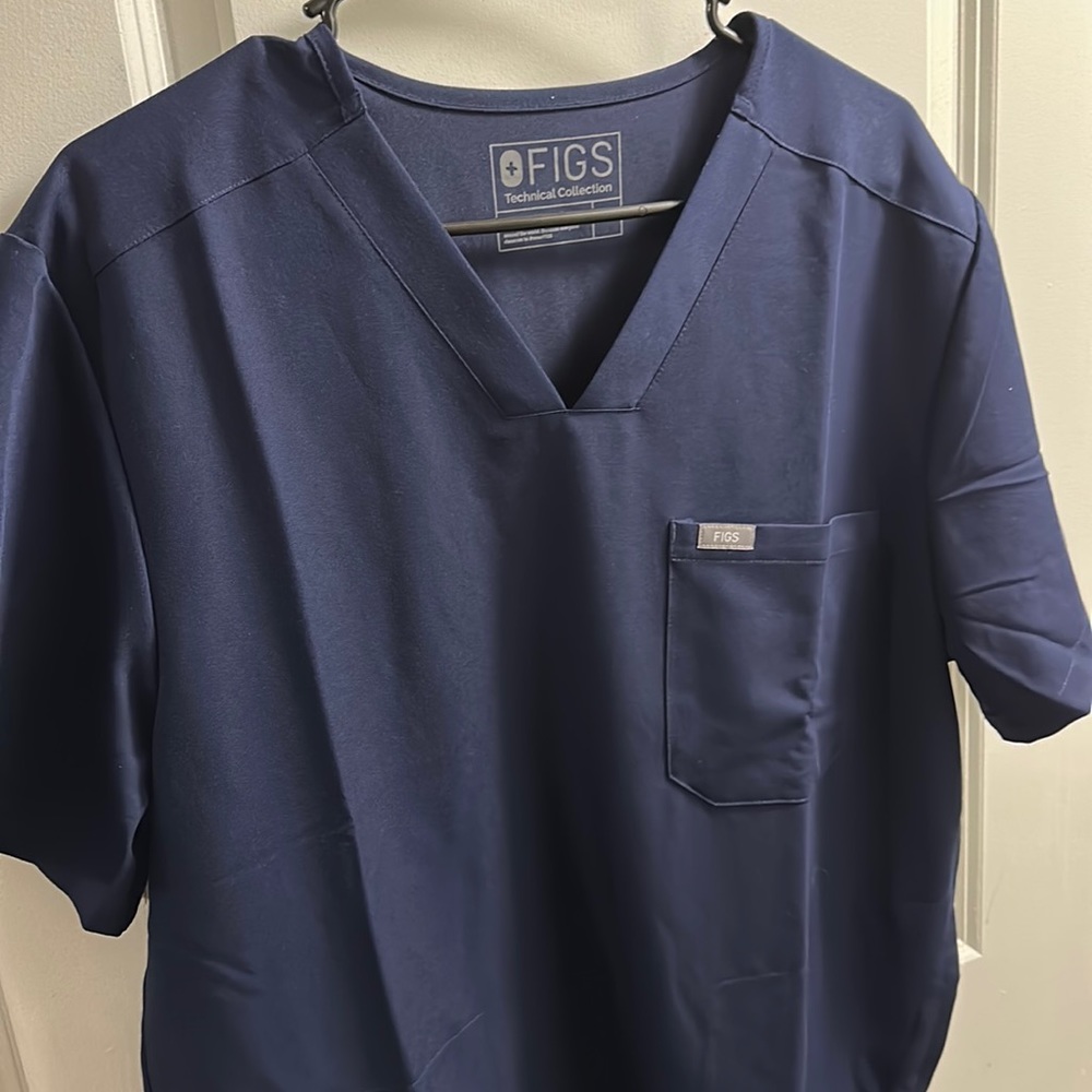 Figs Navy One Pocket Scrub Top - NEVER WORN (Large)